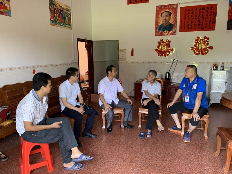 结对帮扶南安村老党员慰问1.jpg