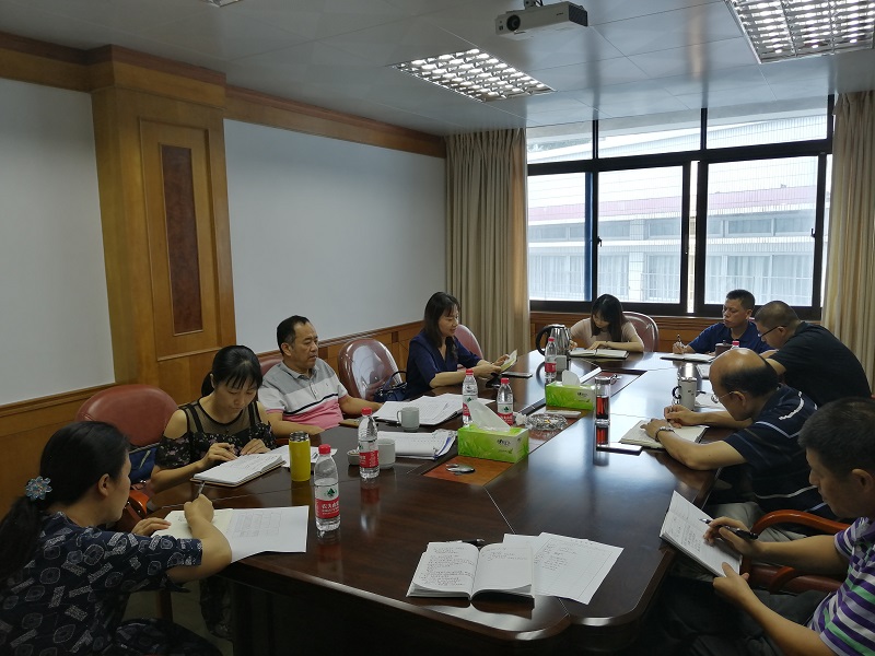 座谈会照片2.jpg 座谈会照片2.jpg