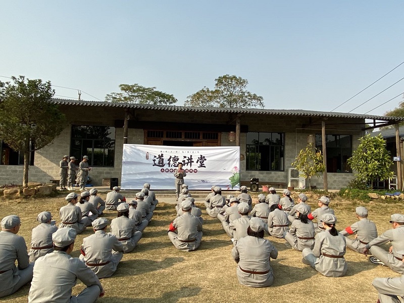 1.“学长征精神，做红色传人”道德讲堂开讲.jpg