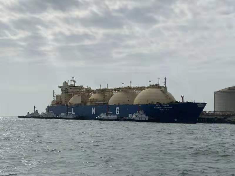 HYUNDAI GREENPIA现代格林派在北海LNG接收站码头接卸作业.jpg