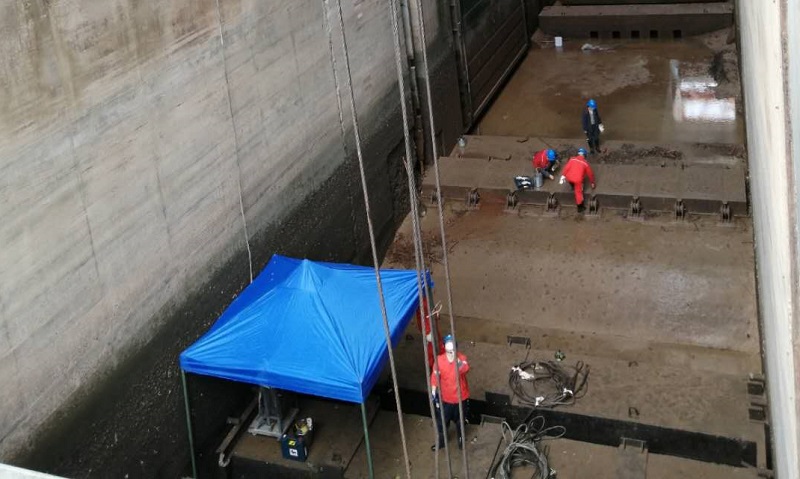船闸维修施工现场.jpg