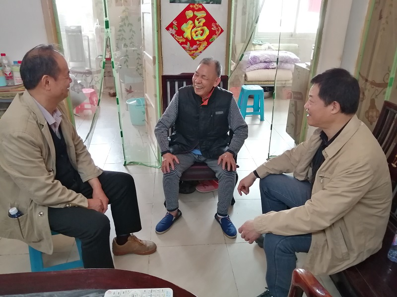 慰问照片3.jpg 慰问照片3.jpg