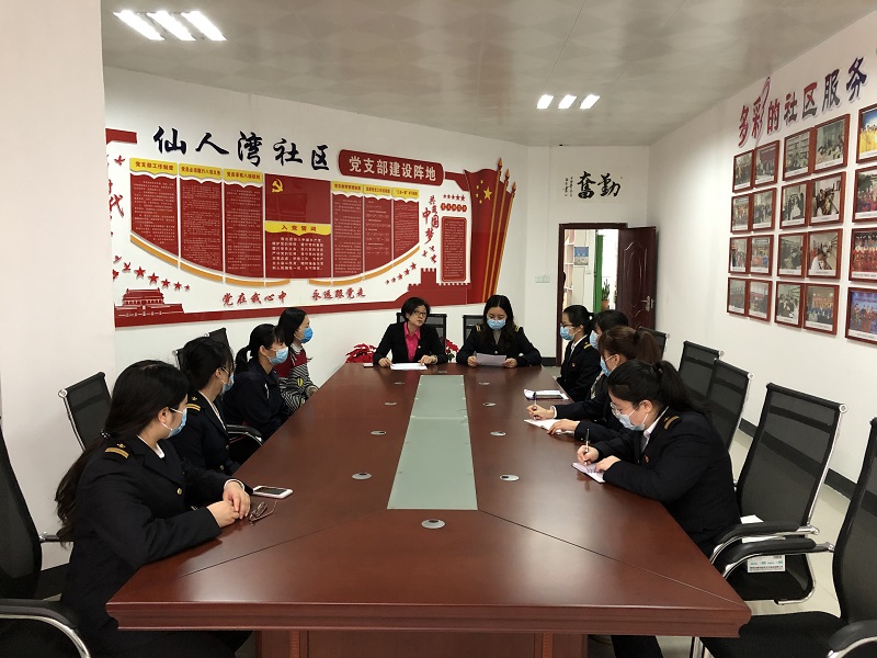 图为:防城港引航站女职工参加代表团讨论现场.jpg 图为:防城港引航站女职工参加代表团讨论现场.jpg