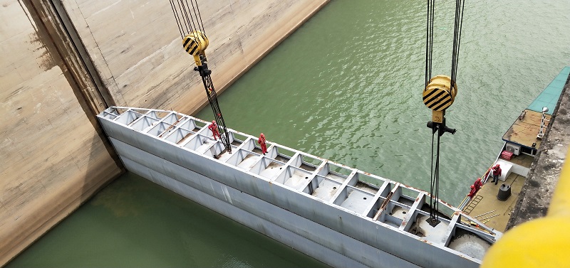 长洲一线船闸现场.jpg 长洲一线船闸现场.jpg