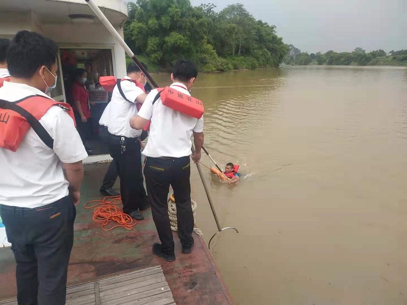 广西宁明中旅岜来旅游文化有限公司开展水路运输安全应急演练.jpg 广西宁明中旅岜来旅游文化有限公司开展水路运输安全应急演练.jpg