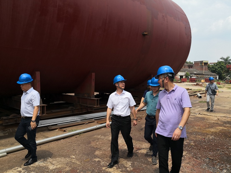 走进水泥罐体生产车间察看罐体结构生产制作过程.jpg 走进水泥罐体生产车间察看罐体结构生产制作过程.jpg