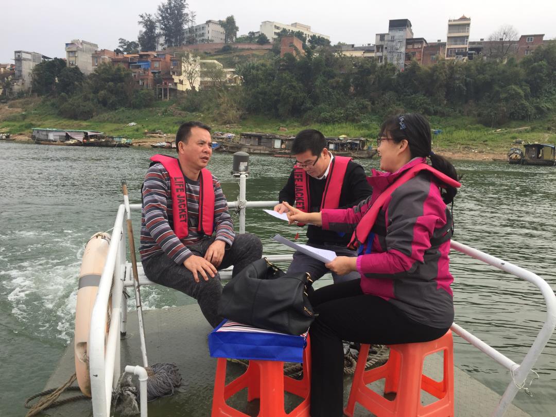 支委班子在工地开支委会.jpg 支委班子在工地开支委会.jpg