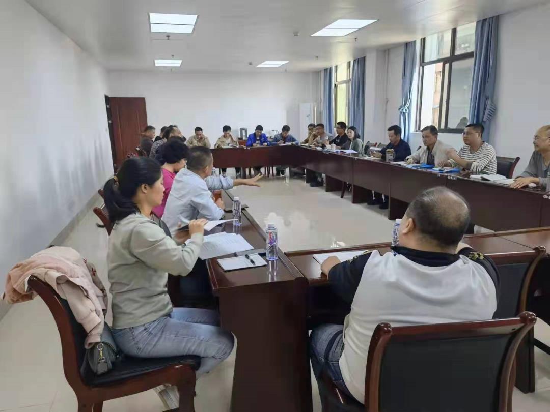 梧州船舶检验中心牵头组织梧州市多家船舶设计公司对《船舶应用天然气燃料规范 2021》等法规、规范共同学习研讨.jpg