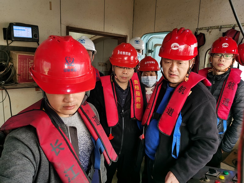 2月28日，指挥部带队到二期工程工地督查梧州西江大桥桥区航道施工进度（黎文学 摄） - 副本.jpg