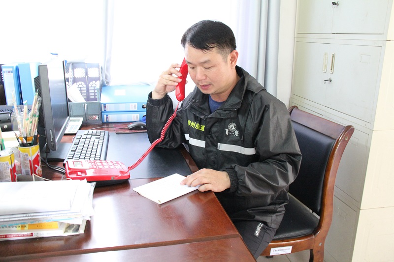 罗江波在工作中2 - 副本.JPG