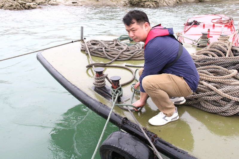 罗江波在工作中 - 副本.JPG