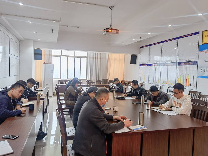 6指挥部开展集中学习暨主题党日活动.jpg 6指挥部开展集中学习暨主题党日活动.jpg