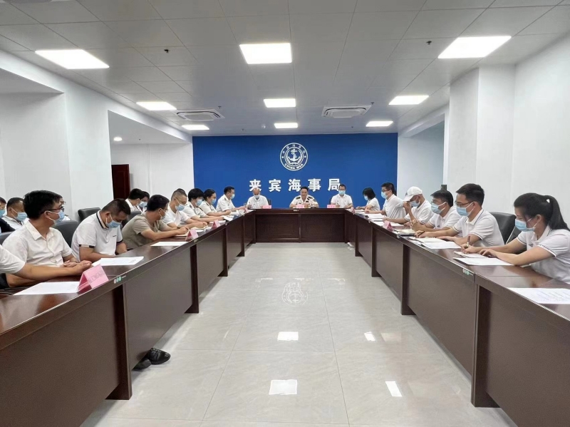 座谈会现?。ɡ枵鹄咨悖?jpg