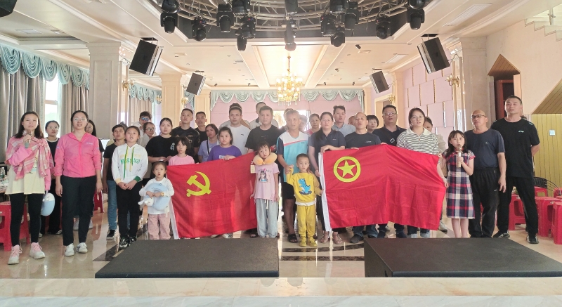 图为:全体人员合唱《歌唱祖国》.jpg 图为:全体人员合唱《歌唱祖国》.jpg