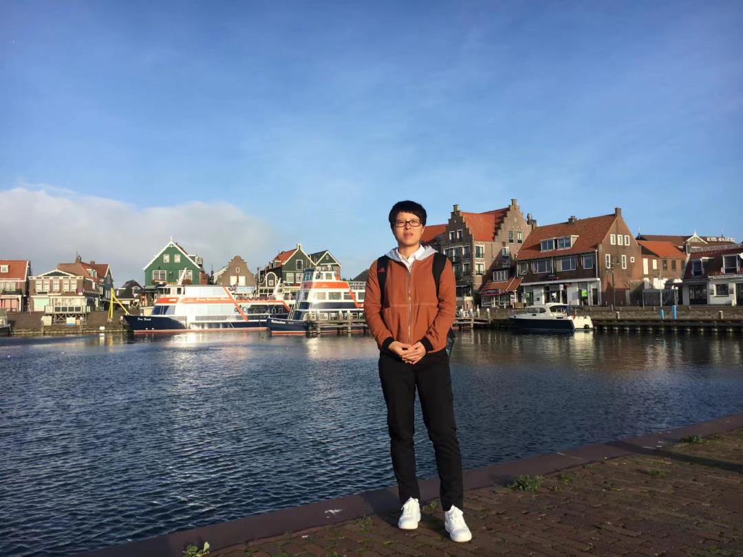 胡小卫.jpg 胡小卫.jpg