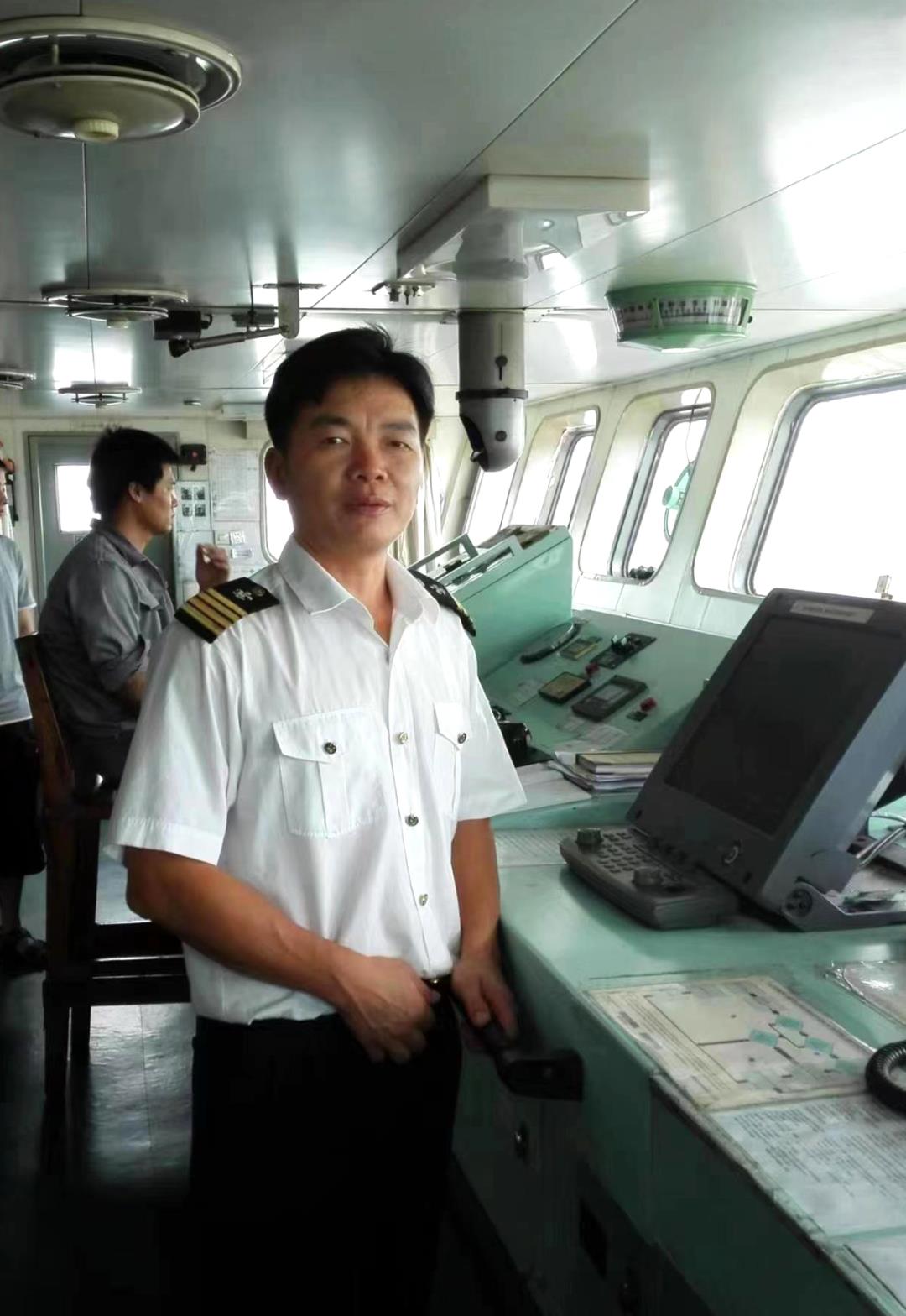 覃政凡.jpg 覃政凡.jpg