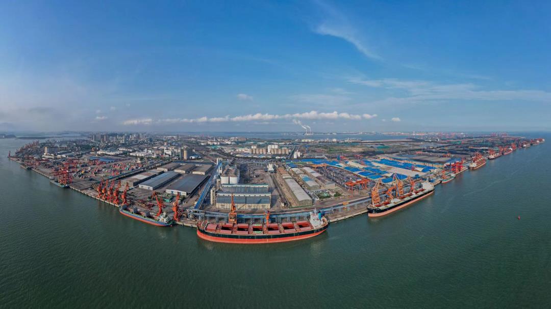 1图为防城港码头全貌.jpg