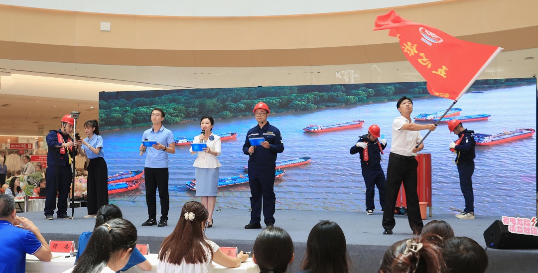 在江南区“践行新风俗 传承好家风”七夕赛诗会主题活动中荣获二等奖（兰玉辉 摄）.jpg