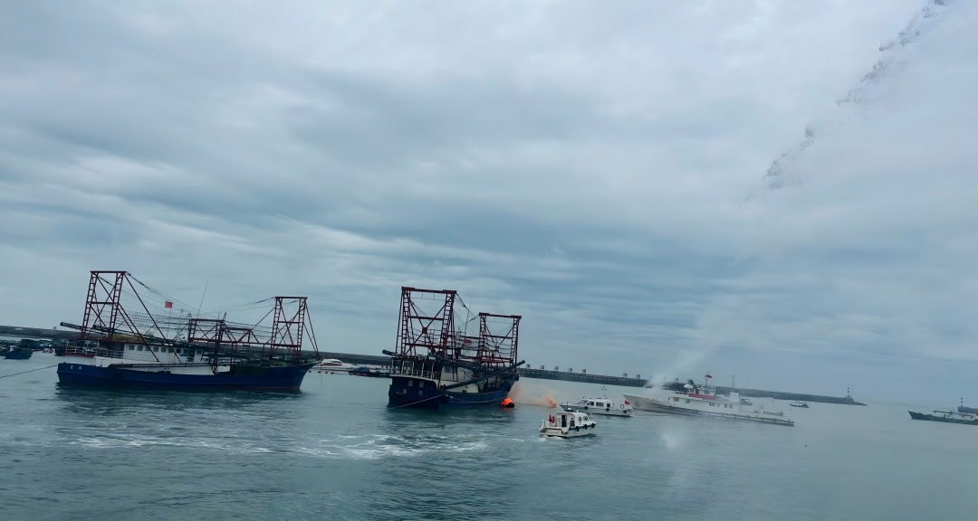 渔船火灾救援演练活动现场(1).jpg